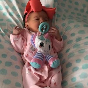 Meet your Posher, Flora